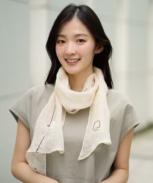 Maison de CINQ / メゾン ドゥ サンク マフラー・ショール・スヌード・ストール | ドットエンブロイダリーストール（アイボリー）