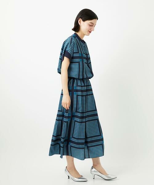 Maison de CINQ / メゾン ドゥ サンク ロング・マキシ丈スカート | [日本製/セットアップ対応]ジオメトリックスカーフ柄スカート | 詳細4