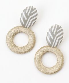 maison de F / メゾンドエフ ピアス・イヤリング | ピアス　リーフ（グレー）　刺繍リング