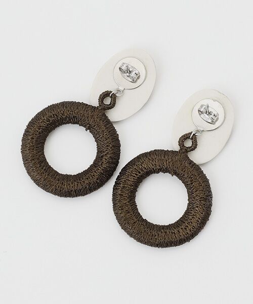 maison de F / メゾンドエフ ピアス・イヤリング | ピアス　レディバード（グレー）　刺繍リング | 詳細1