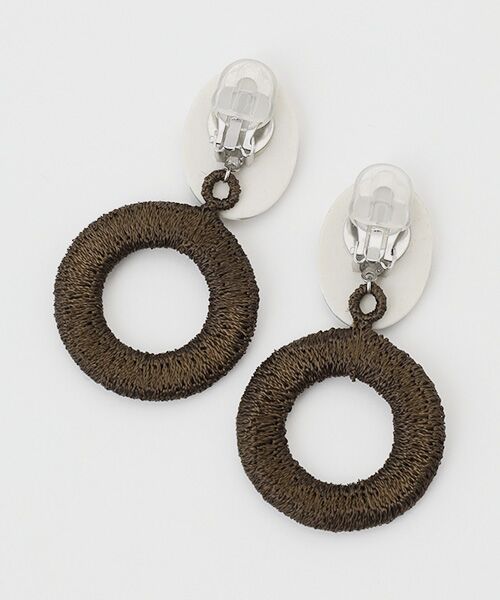 maison de F / メゾンドエフ ピアス・イヤリング | イヤリング　レディバード（グレー）　刺繍リング | 詳細1