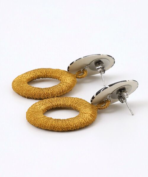 maison de F / メゾンドエフ ピアス・イヤリング | ピアス ブックシェルフ（ブラック）刺繍リング | 詳細2