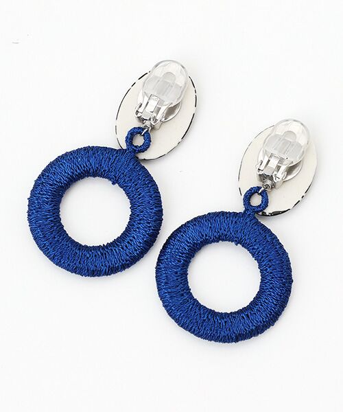 maison de F / メゾンドエフ ピアス・イヤリング | イヤリング メッシュ（ブラック）刺繍リング | 詳細1