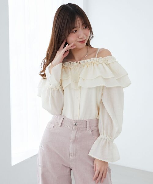 MAJESTIC LEGON/マジェスティックレゴン ティアードフリルオフショルブラウス アイボリー M MAJESTIC LEGON/マジェスティックレゴン ティアードフリルオフショルブラウス アイボリー M