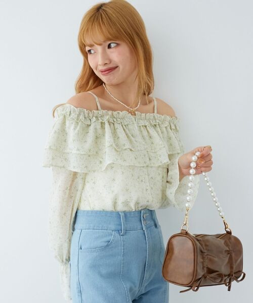 MAJESTIC LEGON/マジェスティックレゴン ティアードフリルオフショルブラウス イエロー柄 M MAJESTIC LEGON/マジェスティックレゴン ティアードフリルオフショルブラウス イエロー柄 M