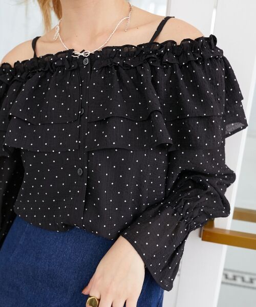 MAJESTIC LEGON/マジェスティックレゴン ティアードフリルオフショルブラウス ブラック柄 M MAJESTIC LEGON/マジェスティックレゴン ティアードフリルオフショルブラウス ブラック柄 M