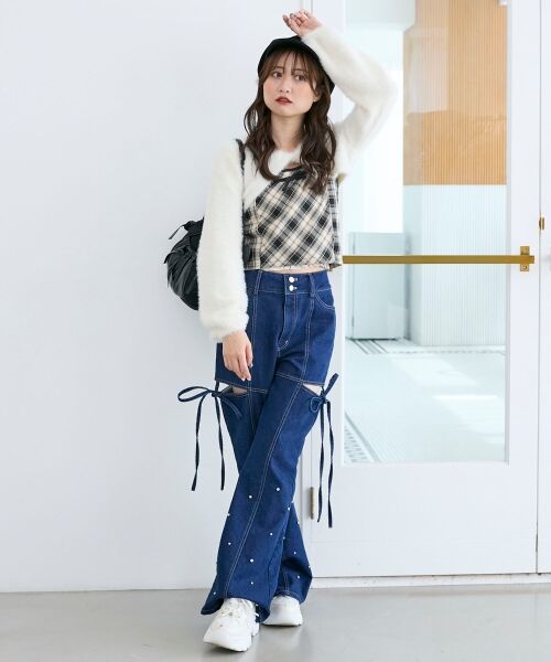 MAJESTIC LEGON / マジェスティックレゴン デニムパンツ | スリットビジューフレアデニムパンツ | 詳細16