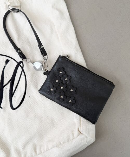 MAJESTIC LEGON / マジェスティックレゴン カードケース・名刺入れ・定期入れ | フローラルパスケース（ブラック）