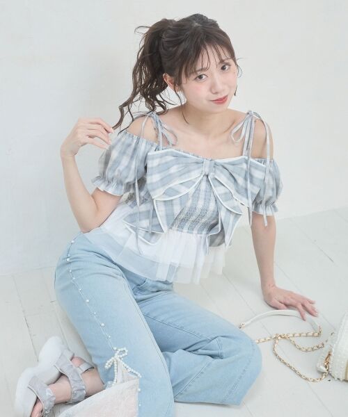 MAJESTIC LEGON / マジェスティックレゴン シャツ・ブラウス | キラキラチェーン付きリボンブラウス（ブルー柄）