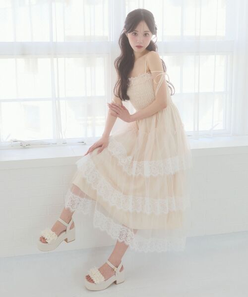 MAJESTIC LEGON / マジェスティックレゴン ミニ丈・ひざ丈ワンピース | レーストリミングチュールキャミワンピ（ピンクベージュ）