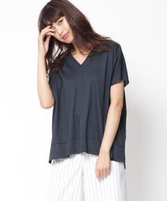 BOXシルエットVネックシンプルカットソー