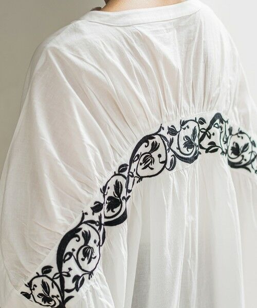 MAYSON GREY / メイソングレイ シャツ・ブラウス | キャンブリックバックギャザー刺繍ブラウス≪手洗い可能≫ | 詳細6