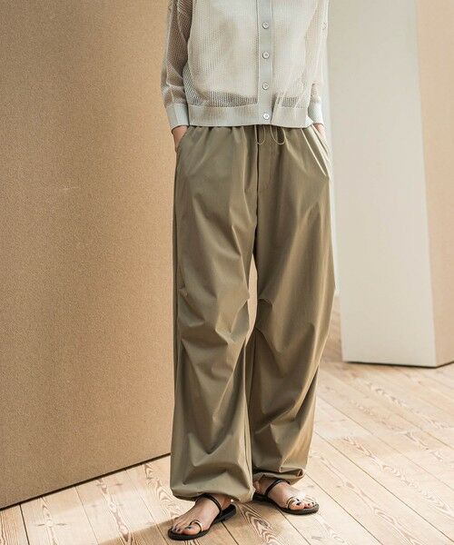 MAYSON GREY/メイソングレイ 撥水サイドラインパラシュートパンツ≪手洗い可能≫ ベージュ L MAYSON GREY/メイソングレイ 撥水サイドラインパラシュートパンツ≪手洗い可能≫ ベージュ L