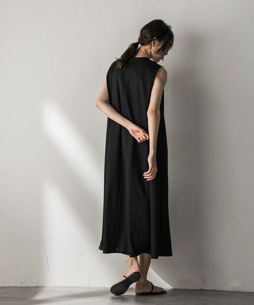 MAYSON GREY / メイソングレイ ロング・マキシ丈ワンピース | タックノースリーブカットワンピース≪手洗い可能≫ | 詳細4