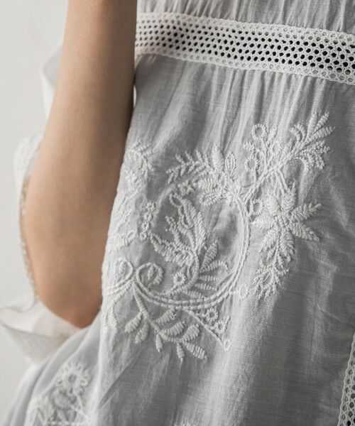 MAYSON GREY / メイソングレイ シャツ・ブラウス | ボタニカル刺繍ドルマンブラウス≪手洗い可能≫ | 詳細8