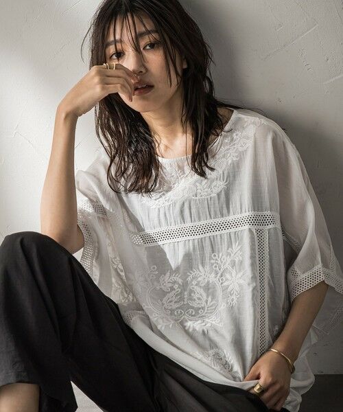 MAYSON GREY/メイソングレイ ボタニカル刺繍ドルマンブラウス≪手洗い可能≫ ホワイト M MAYSON GREY/メイソングレイ ボタニカル刺繍ドルマンブラウス≪手洗い可能≫ ホワイト M