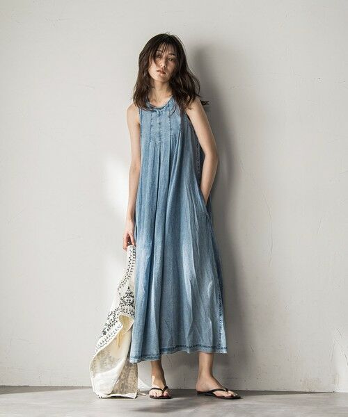 MAYSON GREY / メイソングレイ ロング・マキシ丈ワンピース | バイオシルクデニムタックフレアワンピース≪洗濯機で洗える≫ | 詳細9