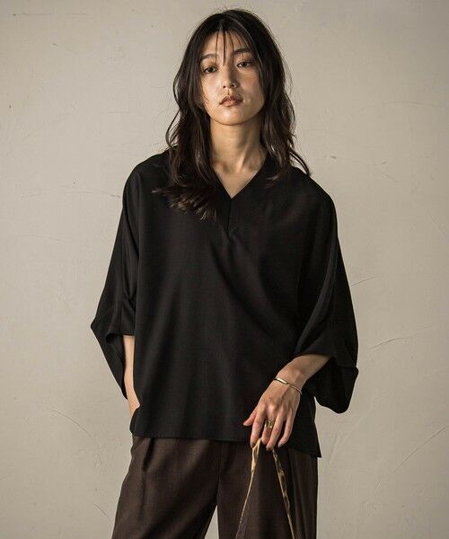 MAYSON GREY / メイソングレイ シャツ・ブラウス | タックワイドスリーブVネックドルマンブラウス≪手洗い可能≫ | 詳細1