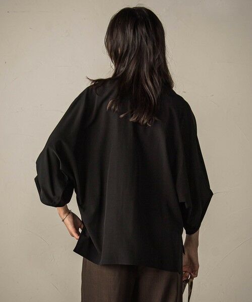 MAYSON GREY / メイソングレイ シャツ・ブラウス | タックワイドスリーブVネックドルマンブラウス≪手洗い可能≫ | 詳細3