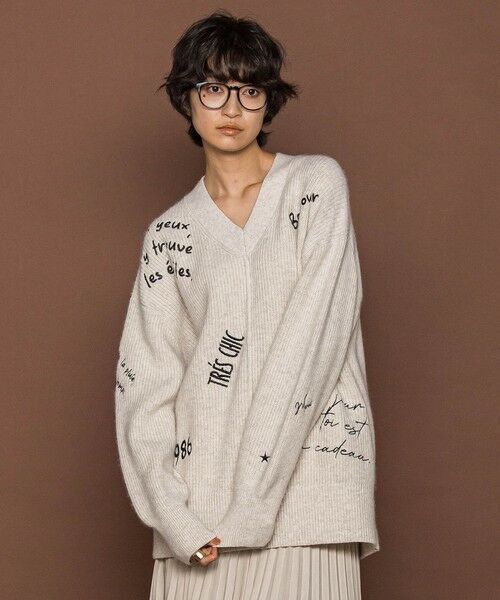 MAYSON GREY / メイソングレイ ニット・セーター | メッセージ刺繍Vネックニットプルオーバー≪手洗い可能≫ | 詳細2