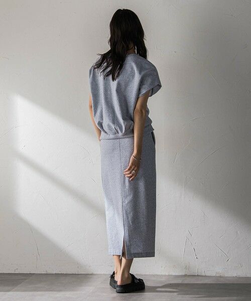 MAYSON GREY / メイソングレイ ロング・マキシ丈ワンピース | カーブヘムプルオーバースカートセットアップ | 詳細15