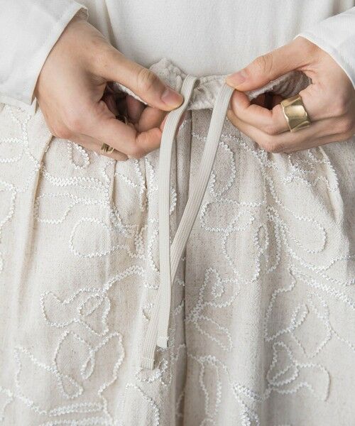 MAYSON GREY / メイソングレイ その他パンツ | ボタニカル刺繍イージーワイドパンツ | 詳細8