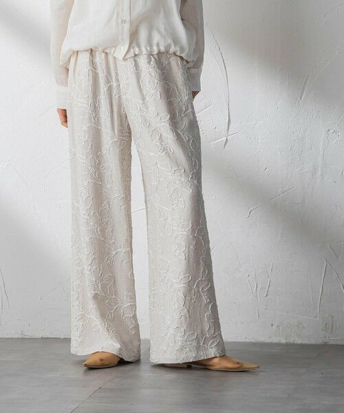 MAYSON GREY / メイソングレイ その他パンツ | ボタニカル刺繍イージーワイドパンツ | 詳細1