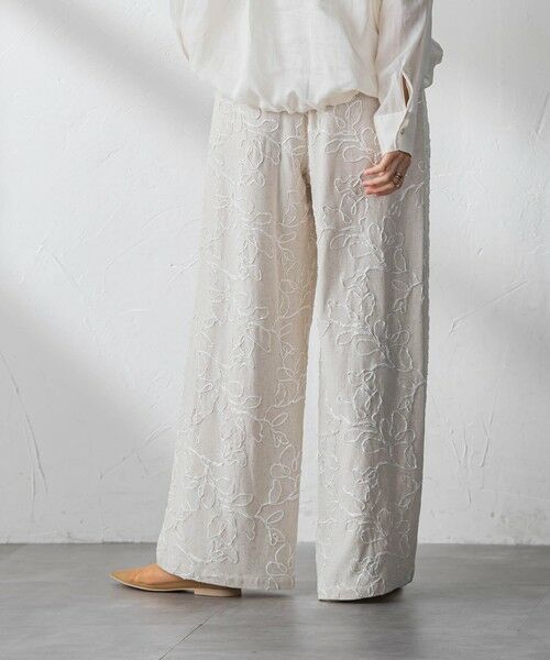 MAYSON GREY / メイソングレイ その他パンツ | ボタニカル刺繍イージーワイドパンツ | 詳細2