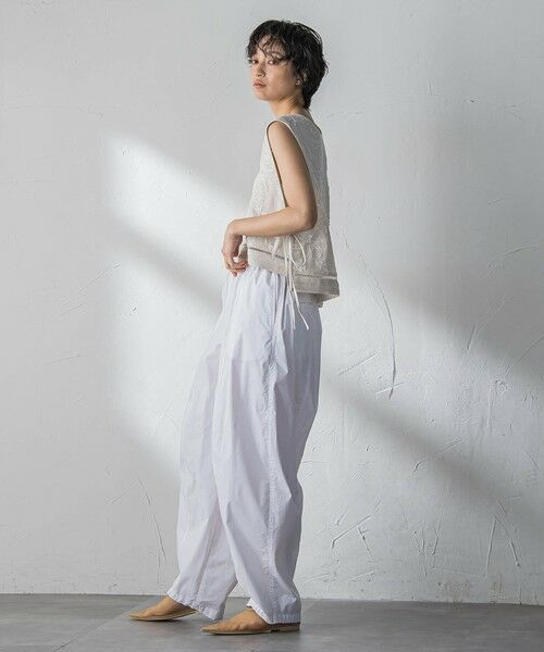 MAYSON GREY / メイソングレイ ダウンジャケット・ベスト | ボタニカル刺繍サイドリボンショートベスト | 詳細5