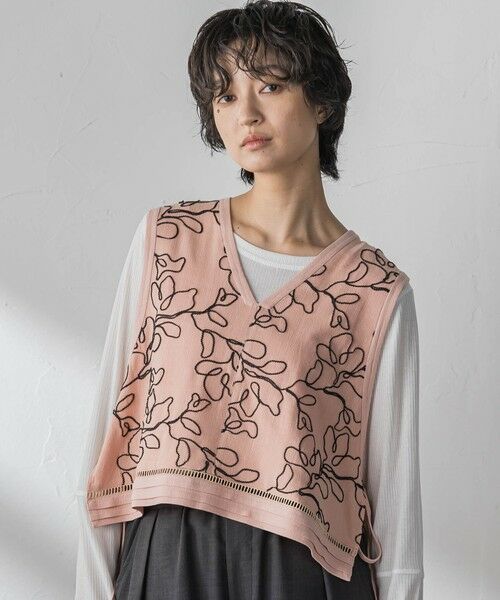 MAYSON GREY / メイソングレイ ダウンジャケット・ベスト | ボタニカル刺繍サイドリボンショートベスト | 詳細13