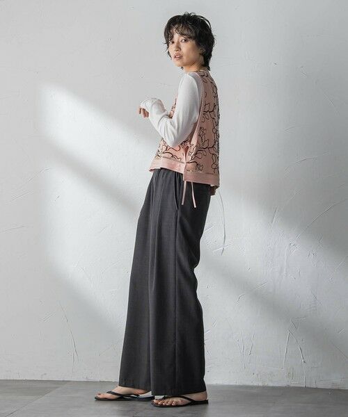 MAYSON GREY / メイソングレイ ダウンジャケット・ベスト | ボタニカル刺繍サイドリボンショートベスト | 詳細18