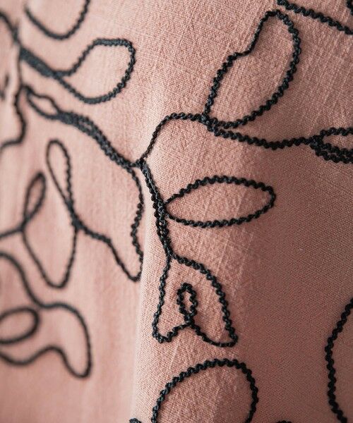 MAYSON GREY / メイソングレイ ダウンジャケット・ベスト | ボタニカル刺繍サイドリボンショートベスト | 詳細19