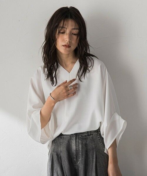 MAYSON GREY / メイソングレイ シャツ・ブラウス | シャンブレーワイドスリーブVネックブラウス | 詳細2