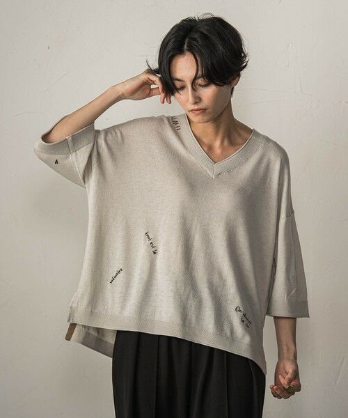 MAYSON GREY / メイソングレイ ニット・セーター | 【40周年限定】メッセージ刺繍Vネックニットプルオーバー | 詳細12