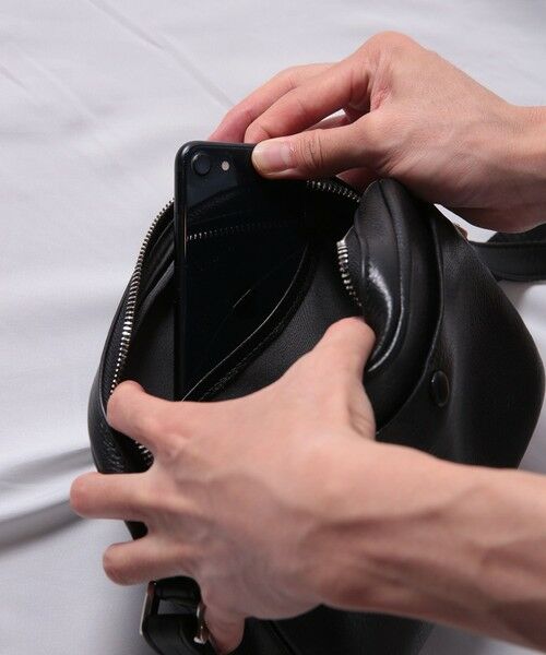 MEN'S BIGI / メンズビギ ショルダーバッグ | 【SEEKER/シーカー×UNIONSTATION別注】牛革ミニショルダーバッグ / カメラバッグ | 詳細8