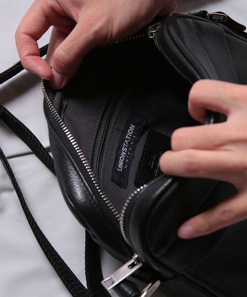 MEN'S BIGI / メンズビギ ショルダーバッグ | 【SEEKER/シーカー×UNIONSTATION別注】牛革ミニショルダーバッグ / カメラバッグ | 詳細9