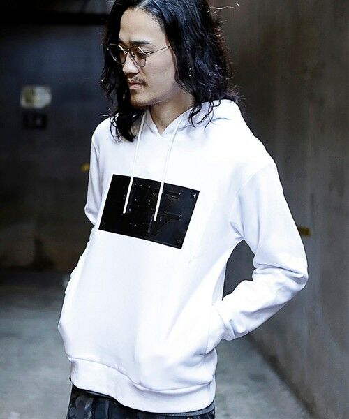 MEN'S BIGI / メンズビギ スウェット | 【JUST PLAY】半ラバープリント＋エンボス加工プルオーバーパーカ | 詳細9