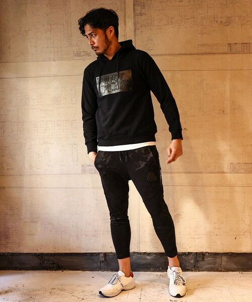 MEN'S BIGI / メンズビギ スウェット | 【JUST PLAY】半ラバープリント＋エンボス加工プルオーバーパーカ | 詳細20