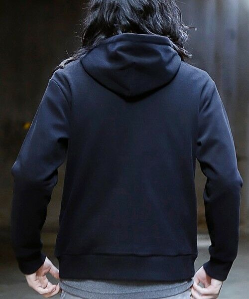 MEN'S BIGI / メンズビギ スウェット | 【JUST PLAY】半ラバープリント＋エンボス加工プルオーバーパーカ | 詳細28