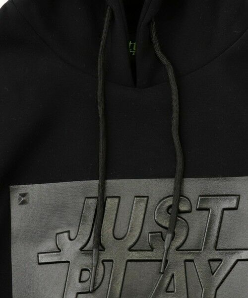 MEN'S BIGI / メンズビギ スウェット | 【JUST PLAY】半ラバープリント＋エンボス加工プルオーバーパーカ | 詳細13