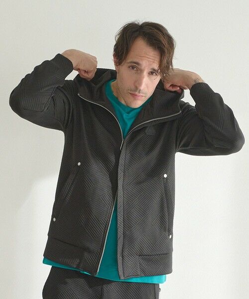 MEN'S BIGI / メンズビギ スウェット | フクレジャガードジオメトリック柄ジップパーカー（ブラック）