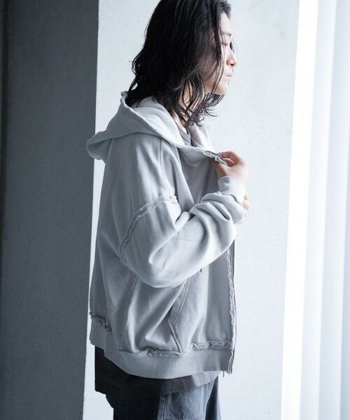 MEN'S BIGI / メンズビギ スウェット | カットオフピグメントコンパクトロゴパーカ | 詳細1