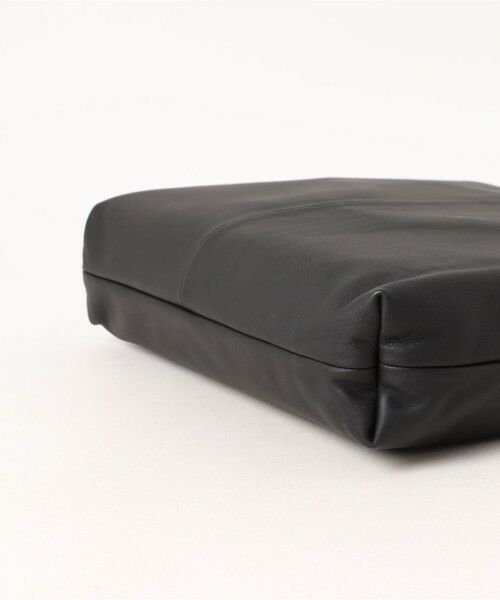 MEN'S BIGI / メンズビギ ショルダーバッグ | 【SEEKER/シーカー】【MATTEシリーズ】ソフトリアルレザー ビッグショルダー バッグ | 詳細2