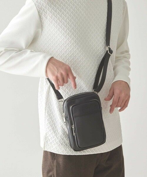 MEN'S BIGI / メンズビギ ショルダーバッグ | メタルZIP仕様 サフィアーノフェイクレザー 縦型 ミニショルダーバッグ | 詳細1