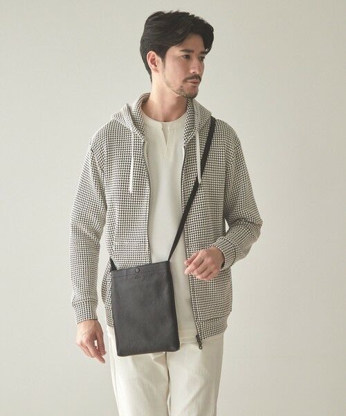 MEN'S BIGI / メンズビギ ショルダーバッグ | <SEEKER / シーカー>シュリンクレザー 縦型サコッシュ | 詳細2