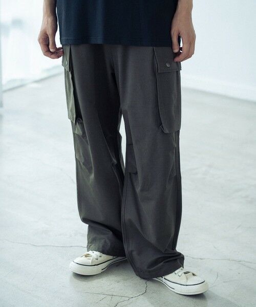 MEN'S BIGI / メンズビギ カーゴパンツ | ストレッチポリエステルツイルワイドカーゴ（カーキ）
