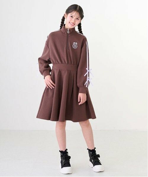 mezzo piano junior / メゾピアノジュニア ミニ丈・ひざ丈ワンピース | ハーフジップサイドリボンワンピース（茶）