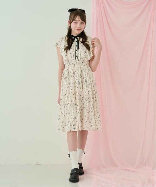mezzo piano junior / メゾピアノジュニア ミニ丈・ひざ丈ワンピース | アソート生地プリーツワンピース♪(オフ ホワイト)