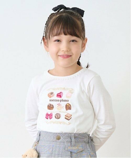 mezzo piano / メゾピアノ Tシャツ | アソートチョコBOX　長袖Tシャツ（オフ ホワイト）