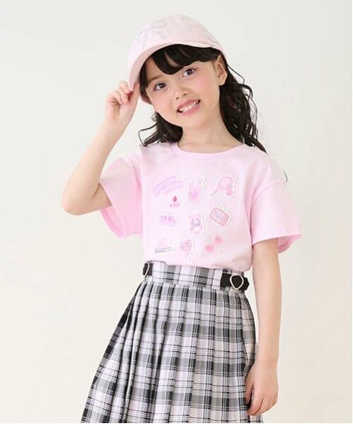 mezzo piano / メゾピアノ Tシャツ | ステッカーアップリケ　半袖Tシャツ（ライト ピンク）